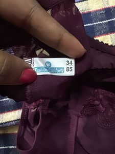 unused Elegant Lace Bra and Panty Set
