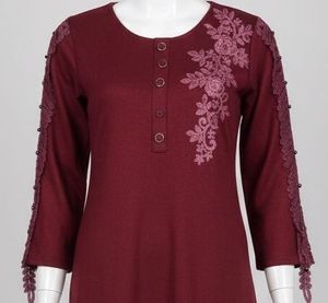 Elegant Maroon Embroidered Kurta 🍓