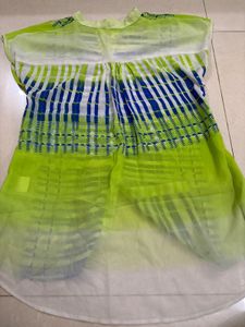 Stylish Women's shirt with Abstract Print