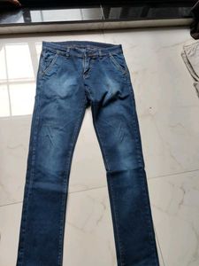 Comfy stretchable jeans in good condition