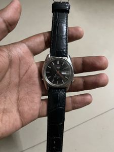 Seiko5 sunburst grey dial watch