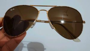 Ray-Ban Aviator Sunglasses - Iconic Style
