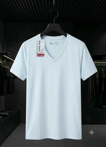 Under Armour active T shirt Large 42inch
