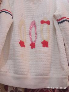 Cute White Quilted Sweatshirt