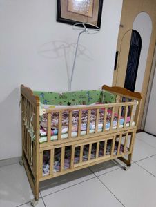 baby crib &amp; cot