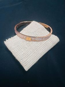 Elegant Bangle Bracelet with Rhinestones