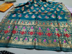 Elegant Teal Banarasi dupatta