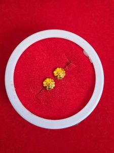Beautiful Gold Flower Stud Earrings
