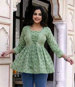 Elegant Green Lace-up Tunic Top