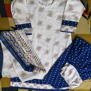 Elegant White &amp; Blue Printed Kurta Set