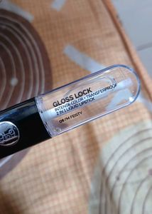 Staze Gloss Lock Lipstick