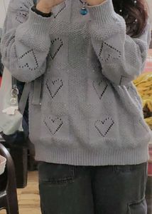 Sweatshirt Heart Cutout 🎀