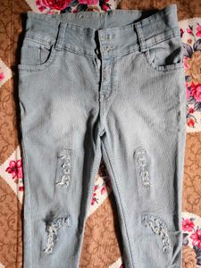 Light Wash Ripped Jeans