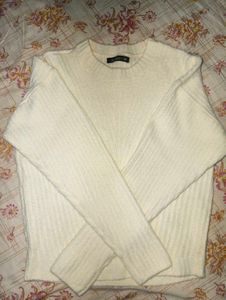 White Ribbed Knit Sweater🤍