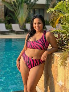 Negotiable, SHEIN 4XL Plus Size One-Shoulder