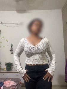 Chic White Lace Long Sleeve Top