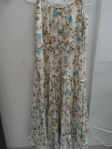 Chic Floral Maxi Dress like beachwear