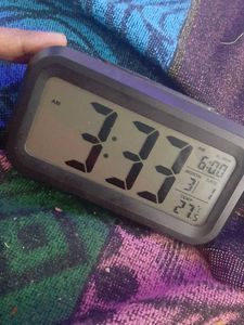 Digital Table Clock Working