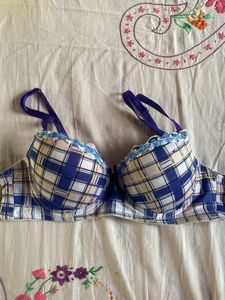 T-shirt/ Push Up Bra Paded