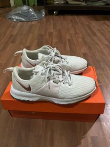 Nike Women's Lightweight Sneakers