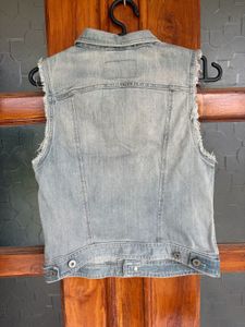 H&amp;M Light Wash Denim Vest ( unused )