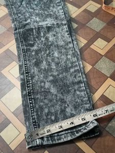 ⚡ ⚡ Flash Sale ⚡ ⚡ Distressed Denim Jeans