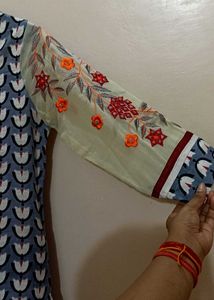 Floral Print Kurta With Stylish Sleeves