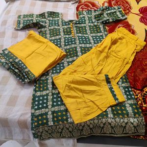 Beautiful Green & Yellow Kurta Set