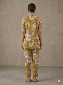 Stylish Floral Print Kurta Set