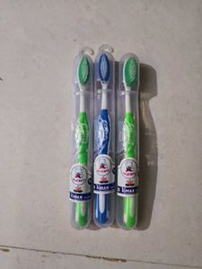 toothbrushes (pack of 3)