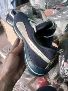 SNEAKERS SHOES FOR MEN.