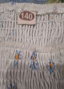 Cute Daisy Print Smocked Top