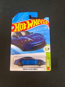 Hot Wheels Porsche Taycan Turbo S