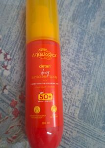 Aqualogica Detan+ Dewy Sunscreen Spray SPF 50+