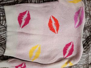 Lip Print V-Neck Sweater