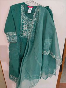 Heavy 3 pc suit best for festival ❣️
