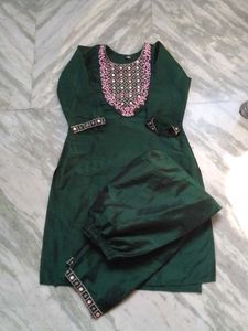 Elegant Green Kurta Set with Mirror Work