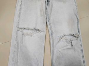 Light Wash Ripped Jeans