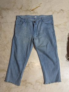 Light Wash Denim Cropped Jeans