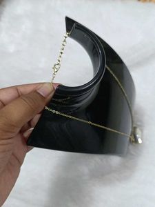 Elegant Geometric Pendant Necklace