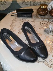 black heel flats sandles