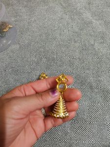 Jhumke, Golden Colour, 1 Nagina Is Missing