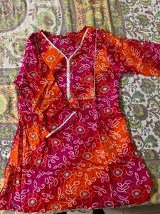Yellow &amp; Red Ethnic Kurta Set with Earrings
