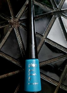 Plum Blue Eye Liner