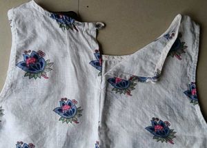DressBerry cute floral kurti top 🤍
