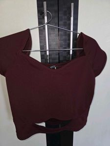 Chic Maroon Cropped Top