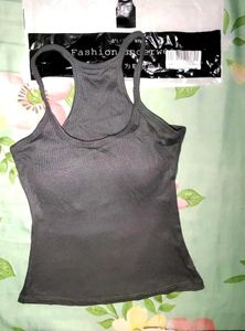 U-shaped vest with chest pad