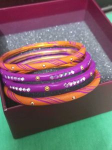 Set of 4 Fashionable Bangles/Bracelet