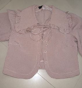 Chic Gingham Button-Up Blouse