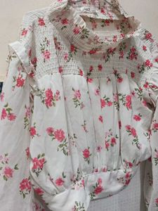 Floral Smocked Neck Crop Top